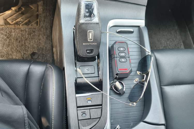 Used Bestune B70 2021 1.5T Automatic 15th Anniversary Edition Gear Lever