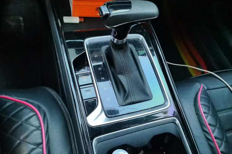 Used Bestune B70 2021 1.5T Automatic Enjoyment Model Gear Lever