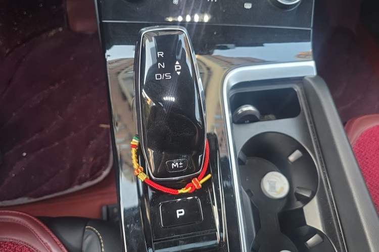 Used Bestune B70 2021 1.5T Automatic 15th Anniversary Edition Gear Lever