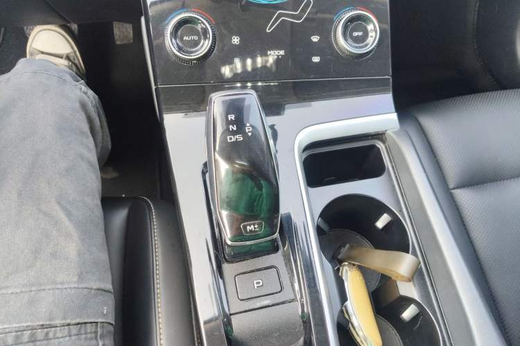 Used Bestune B70 2021 1.5T Automatic 15th Anniversary Edition Gear Lever