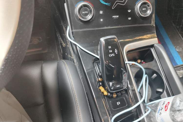 Used Bestune B70 2021 1.5T Automatic 15th Anniversary Edition Gear Lever