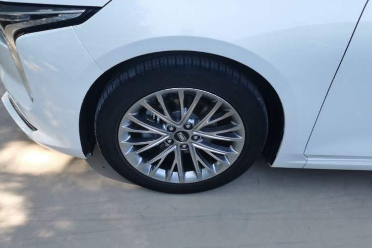 Used Bestune B70 2021 1.5T Automatic 15th Anniversary Edition Left Front Wheel Hub