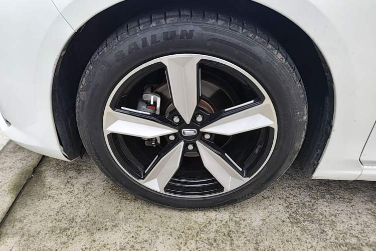 Used Bestune B70 2021 1.5T Automatic Enjoyment Model Left Front Wheel Hub