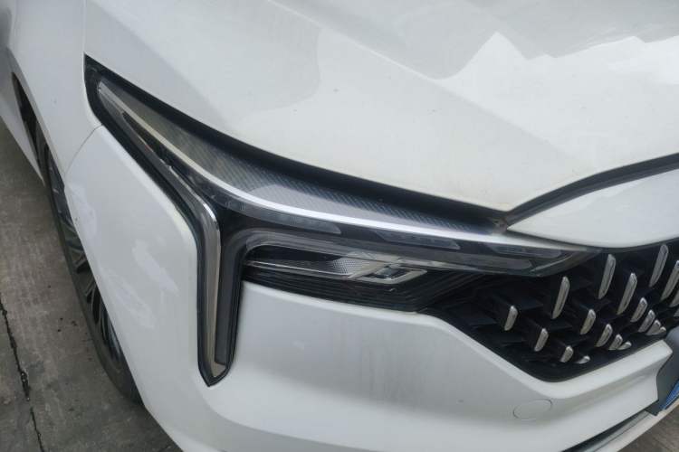 Used Bestune B70 2021 1.5T Automatic 15th Anniversary Edition Right Front Headlight