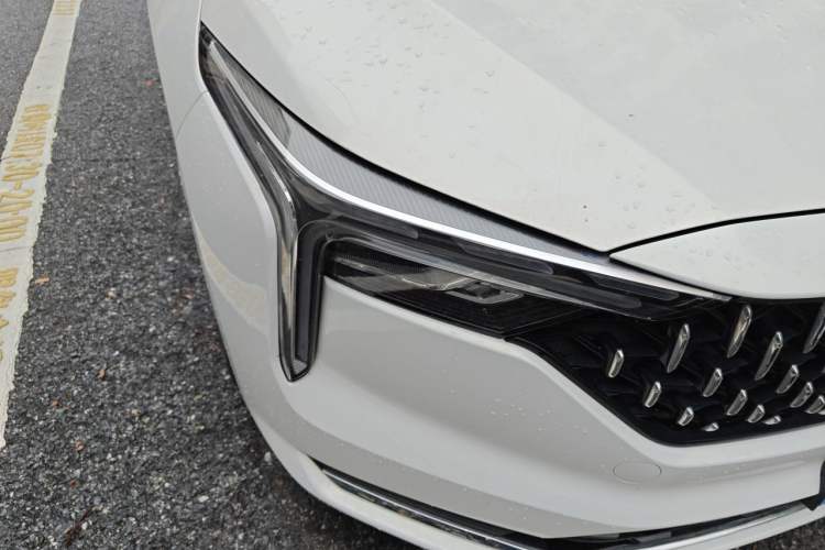 Used Bestune B70 2021 1.5T Automatic 15th Anniversary Edition Right Front Headlight