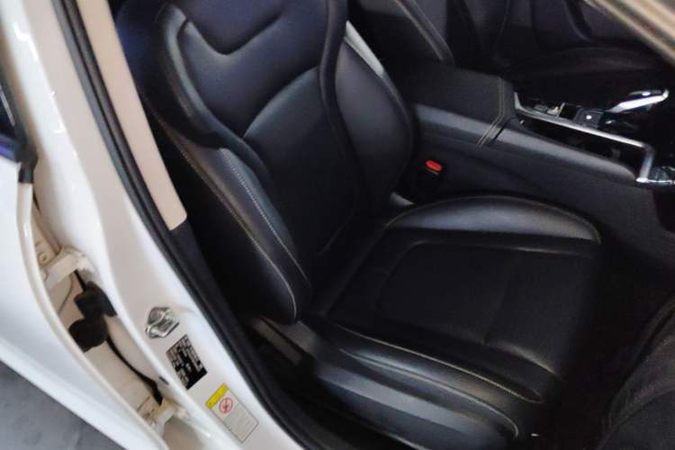 Used Bestune B70 2021 1.5T Automatic 15th Anniversary Edition Right Front Seat