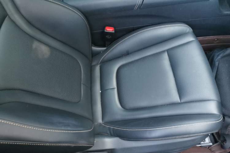 Used Bestune B70 2021 1.5T Automatic 15th Anniversary Edition Right Front Seat