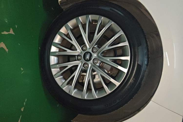 Used Bestune B70 2021 1.5T Automatic 15th Anniversary Edition Right Front Wheel Hub