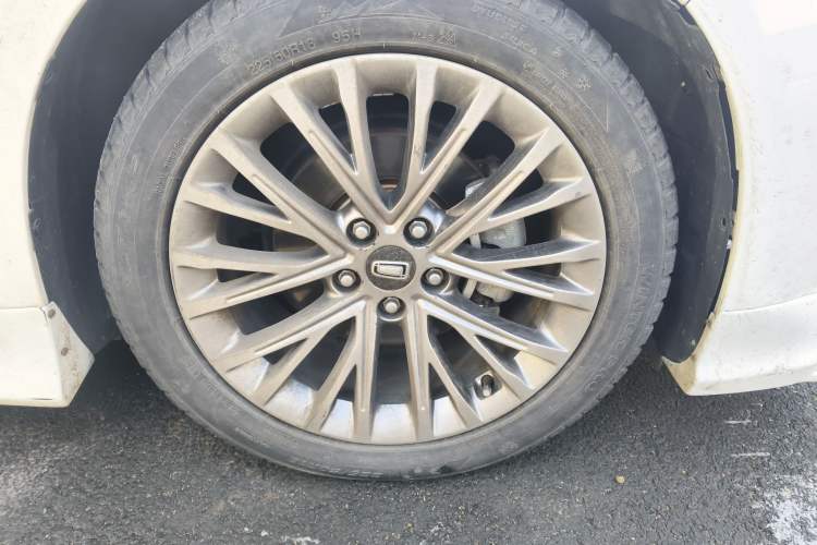 Used Bestune B70 2021 1.5T Automatic 15th Anniversary Edition Right Front Wheel Hub