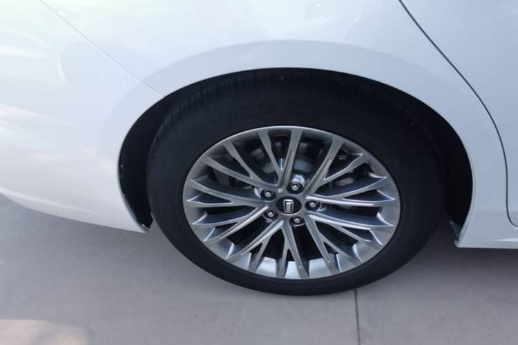 Used Bestune B70 2021 1.5T Automatic 15th Anniversary Edition Right Rear Wheel Hub