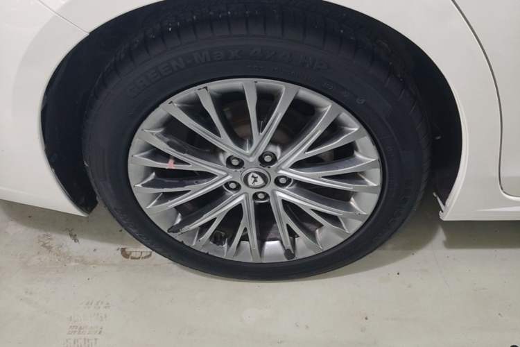 Used Bestune B70 2021 1.5T Automatic Premium Edition Right Rear Wheel Hub
