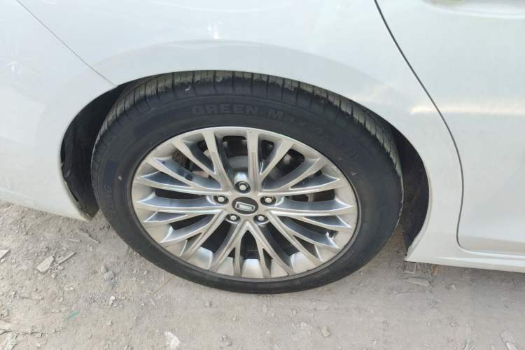Used Bestune B70 2021 1.5T Automatic 15th Anniversary Edition Right Rear Wheel Hub