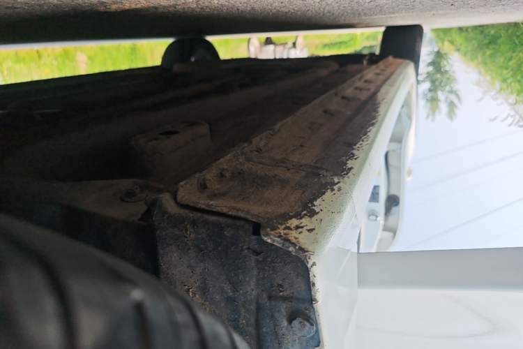 Used Bestune B70 2021 1.5T Automatic Premium Edition Right Side Sill