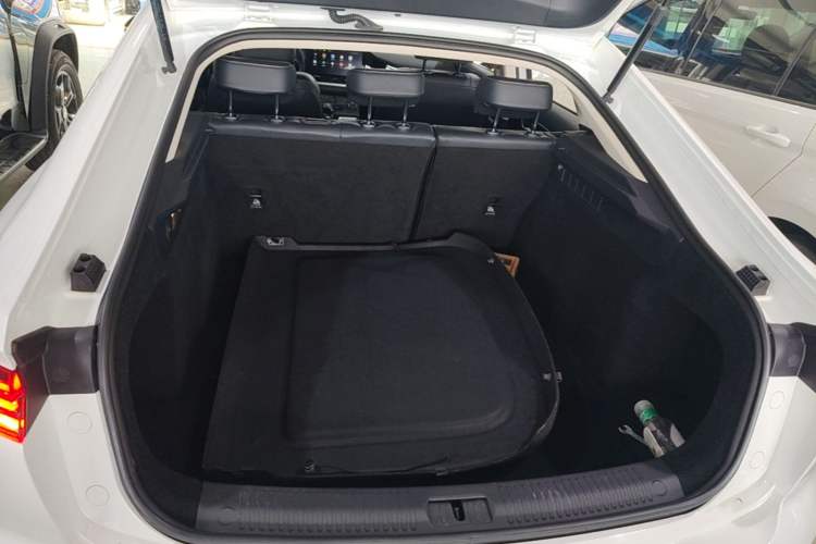 Used Bestune B70 2021 1.5T Automatic Premium Edition Trunk