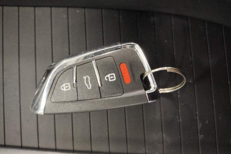 Used Bestune B70 2021 1.5T Automatic 15th Anniversary Edition Vehicle Key
