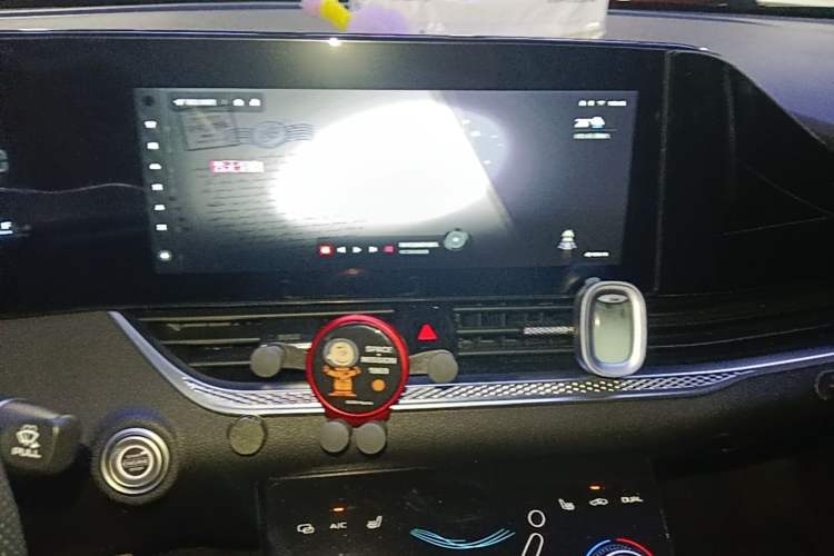 Used Bestune B70 2022 Third Generation 1.5T Automatic Premium Edition Audio And AC Panel