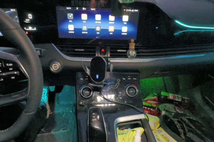 Used Bestune B70 2022 Third Generation 1.5T Automatic Premium Edition Audio And AC Panel