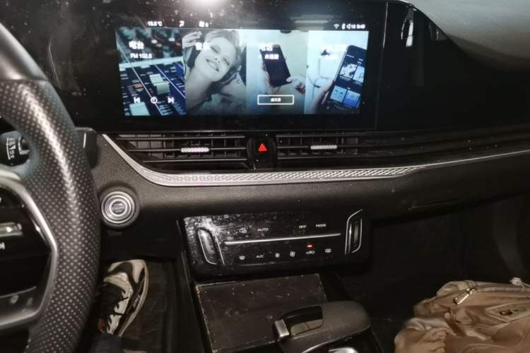 Used Bestune B70 2022 Third Generation 1.5T Automatic Enjoyment Version Audio And AC Panel