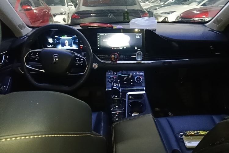 Used Bestune B70 2022 Third Generation 1.5T Automatic Premium Edition Center Console