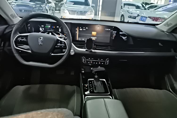 Used Bestune B70 2022 Third Generation 1.5T Automatic Enjoyment Version Center Console