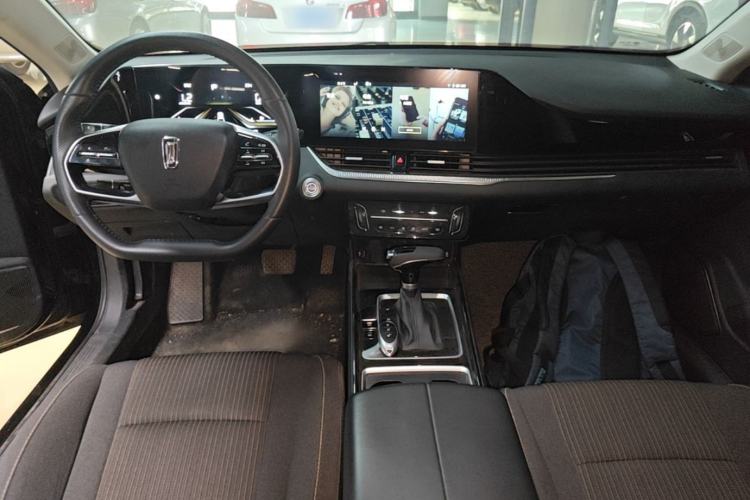 Used Bestune B70 2022 Third Generation 1.5T Automatic Enjoyment Version Center Console