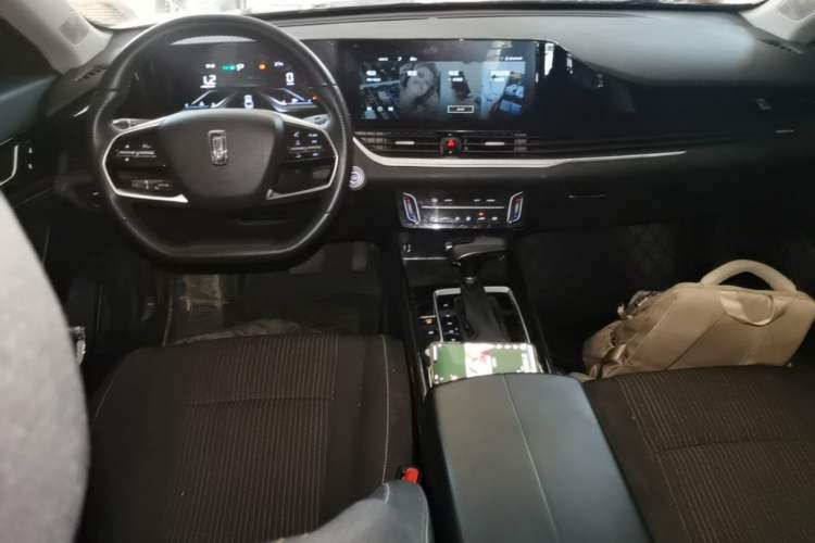 Used Bestune B70 2022 Third Generation 1.5T Automatic Enjoyment Version Center Console