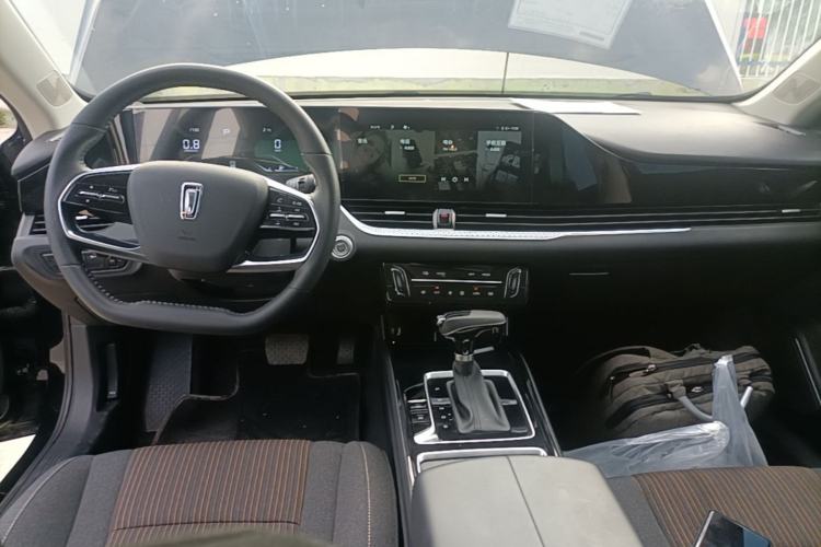 Used Bestune B70 2022 Third Generation 1.5T Automatic Enjoyment Version Center Console