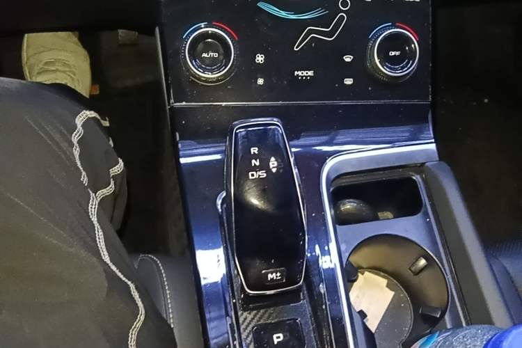 Used Bestune B70 2022 Third Generation 1.5T Automatic Premium Edition Gear Lever