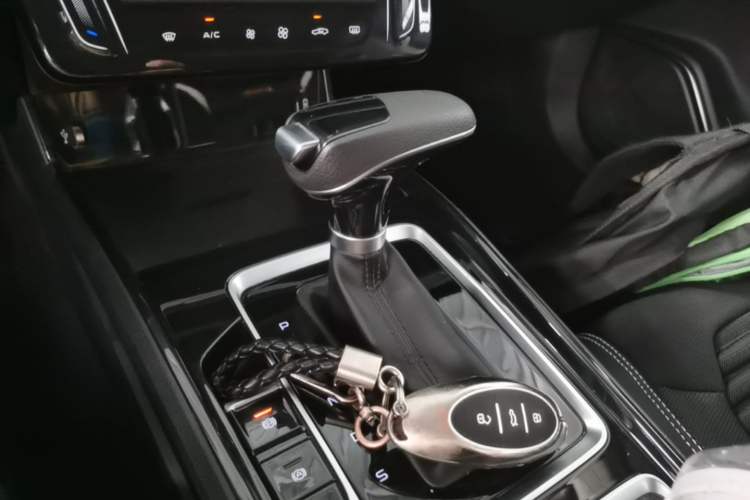 Used Bestune B70 2022 Third Generation 1.5T Automatic Enjoyment Version Gear Lever