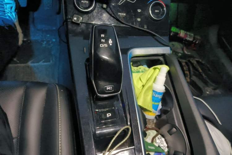 Used Bestune B70 2022 Third Generation 1.5T Automatic Premium Edition Gear Lever