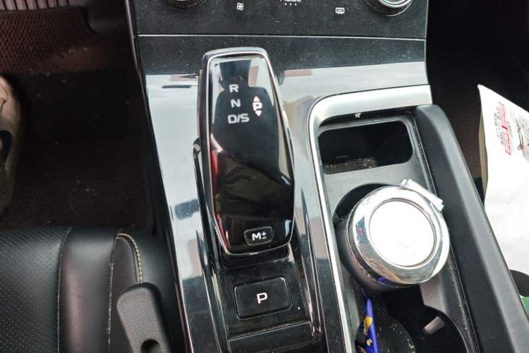 Used Bestune B70 2022 Third Generation 1.5T Automatic Premium Edition Gear Lever