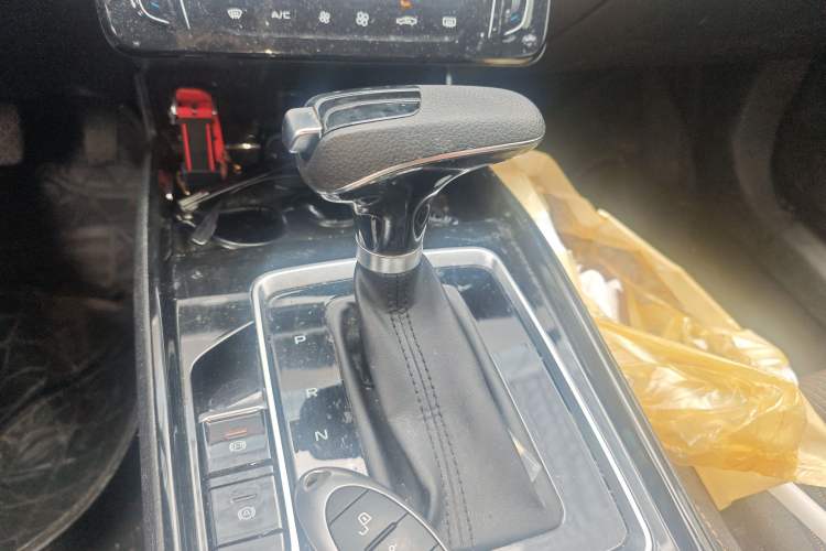 Used Bestune B70 2022 Third Generation 1.5T Automatic Enjoyment Version Gear Lever