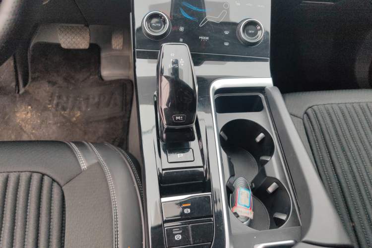 Used Bestune B70 2022 Third Generation 1.5T Automatic Enjoyment Version Gear Lever