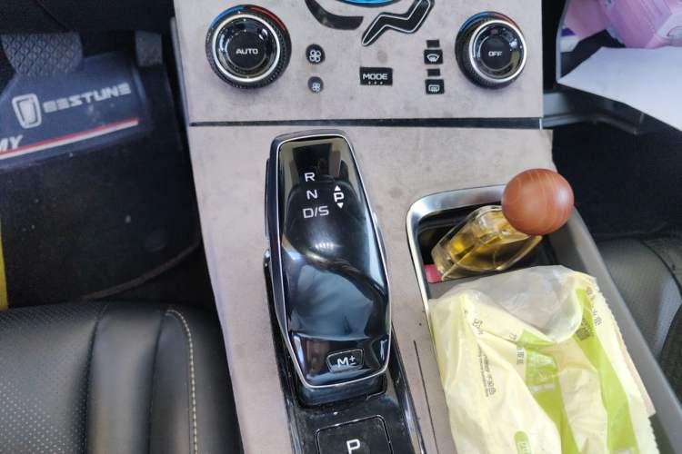 Used Bestune B70 2022 Third Generation 1.5T Automatic Premium Edition Gear Lever