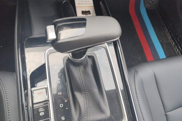 Used Bestune B70 2022 Third Generation 1.5T Automatic Enjoyment Version Gear Lever