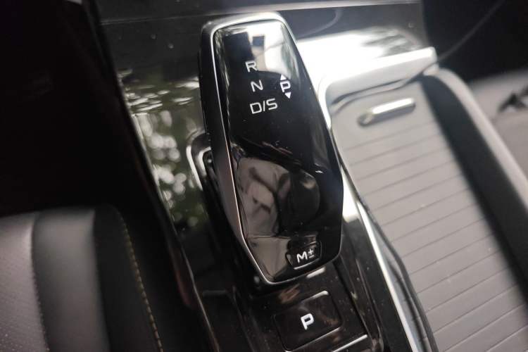 Used Bestune B70 2022 Third Generation 1.5T Automatic Premium Edition Gear Lever