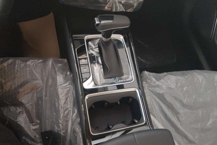 Used Bestune B70 2022 Third Generation 1.5T Automatic Enjoyment Version Gear Lever