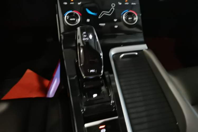 Used Bestune B70 2022 Third Generation 1.5T Automatic Enjoyment Version Gear Lever