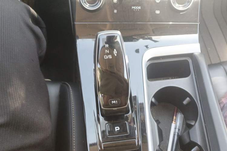 Used Bestune B70 2022 Third Generation 1.5T Automatic Enjoyment Version Gear Lever