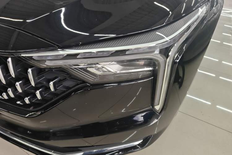 Used Bestune B70 2022 Third Generation 1.5T Automatic Enjoyment Version Left Front Headlight