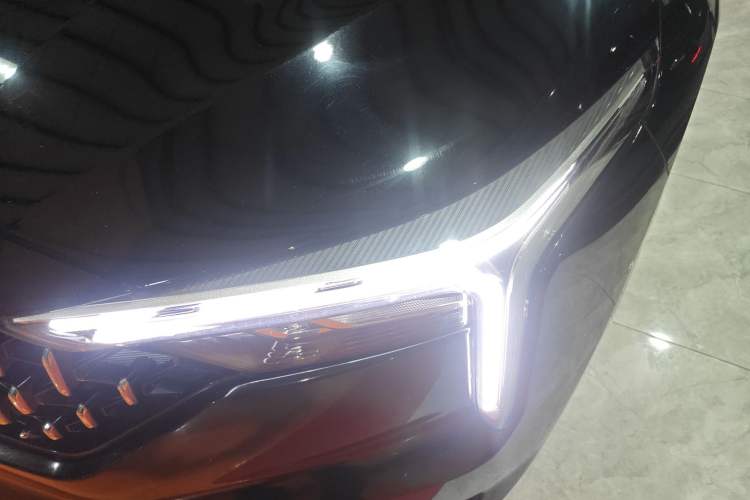 Used Bestune B70 2022 Third Generation 1.5T Automatic Enjoyment Version Left Front Headlight