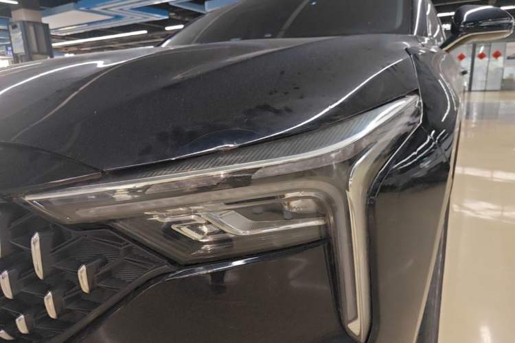 Used Bestune B70 2022 Third Generation 1.5T Automatic Enjoyment Version Left Front Headlight