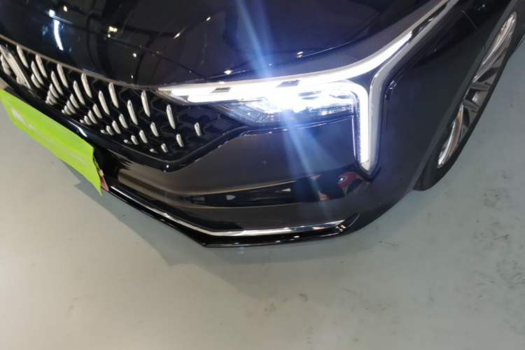 Used Bestune B70 2022 Third Generation 1.5T Automatic Enjoyment Version Left Front Headlight