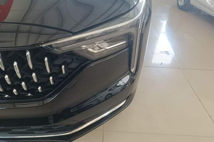 Used Bestune B70 2022 Third Generation 1.5T Automatic Enjoyment Version Left Front Headlight