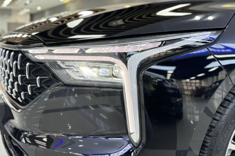 Used Bestune B70 2022 Third Generation 1.5T Automatic Enjoyment Version Left Front Headlight