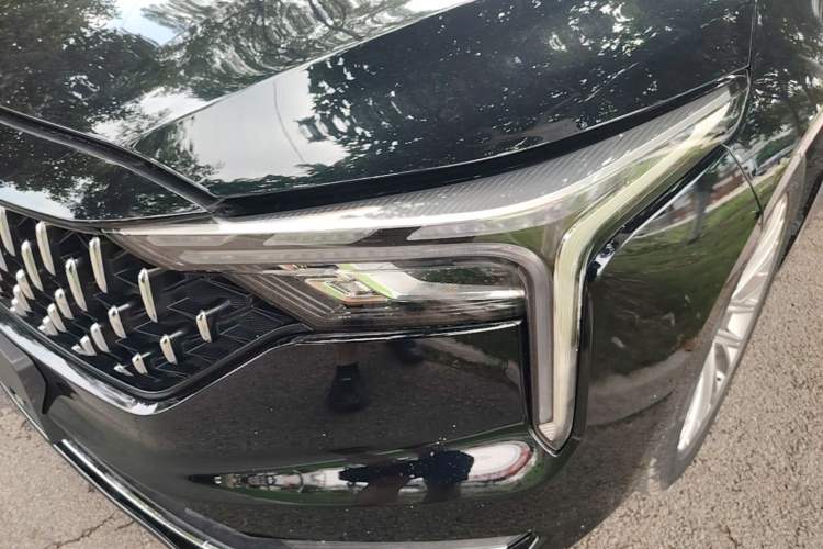 Used Bestune B70 2022 Third Generation 1.5T Automatic Enjoyment Version Left Front Headlight