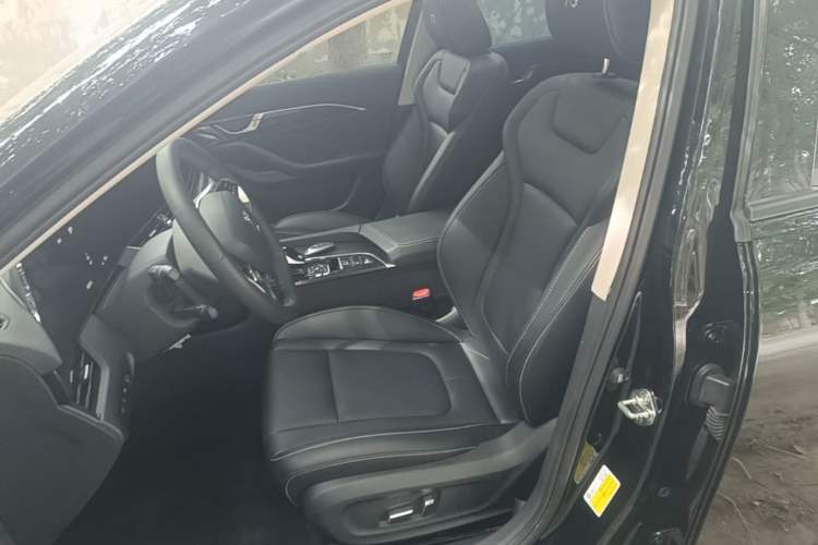 Used Bestune B70 2022 Third Generation 1.5T Automatic Enjoyment Version Left Front Seat