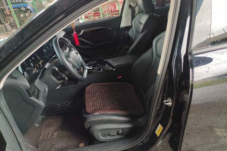 Used Bestune B70 2022 Third Generation 1.5T Automatic Enjoyment Version Left Front Seat