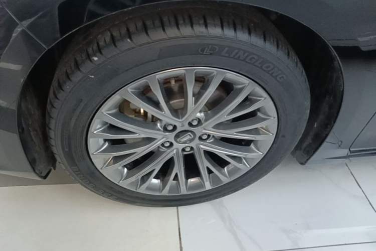 Used Bestune B70 2022 Third Generation 1.5T Automatic Enjoyment Version Left Front Wheel Hub