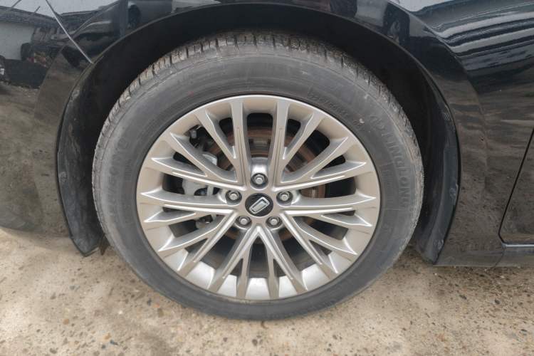 Used Bestune B70 2022 Third Generation 1.5T Automatic Enjoyment Version Left Front Wheel Hub